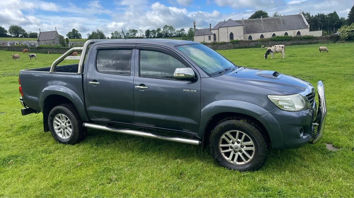 Toyota Hilux - Image 2