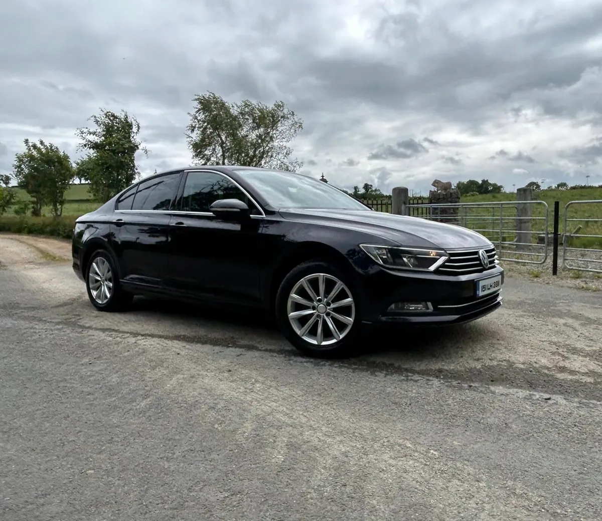 2015 VW PASSAT 1.6TDI HIGH SPEC IMMACULATE CAR - Image 1