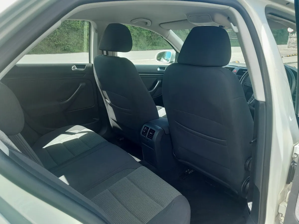 Volkswagen Jetta 2010 - Image 1