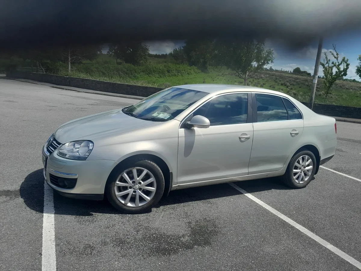 Volkswagen Jetta 2010 - Image 4