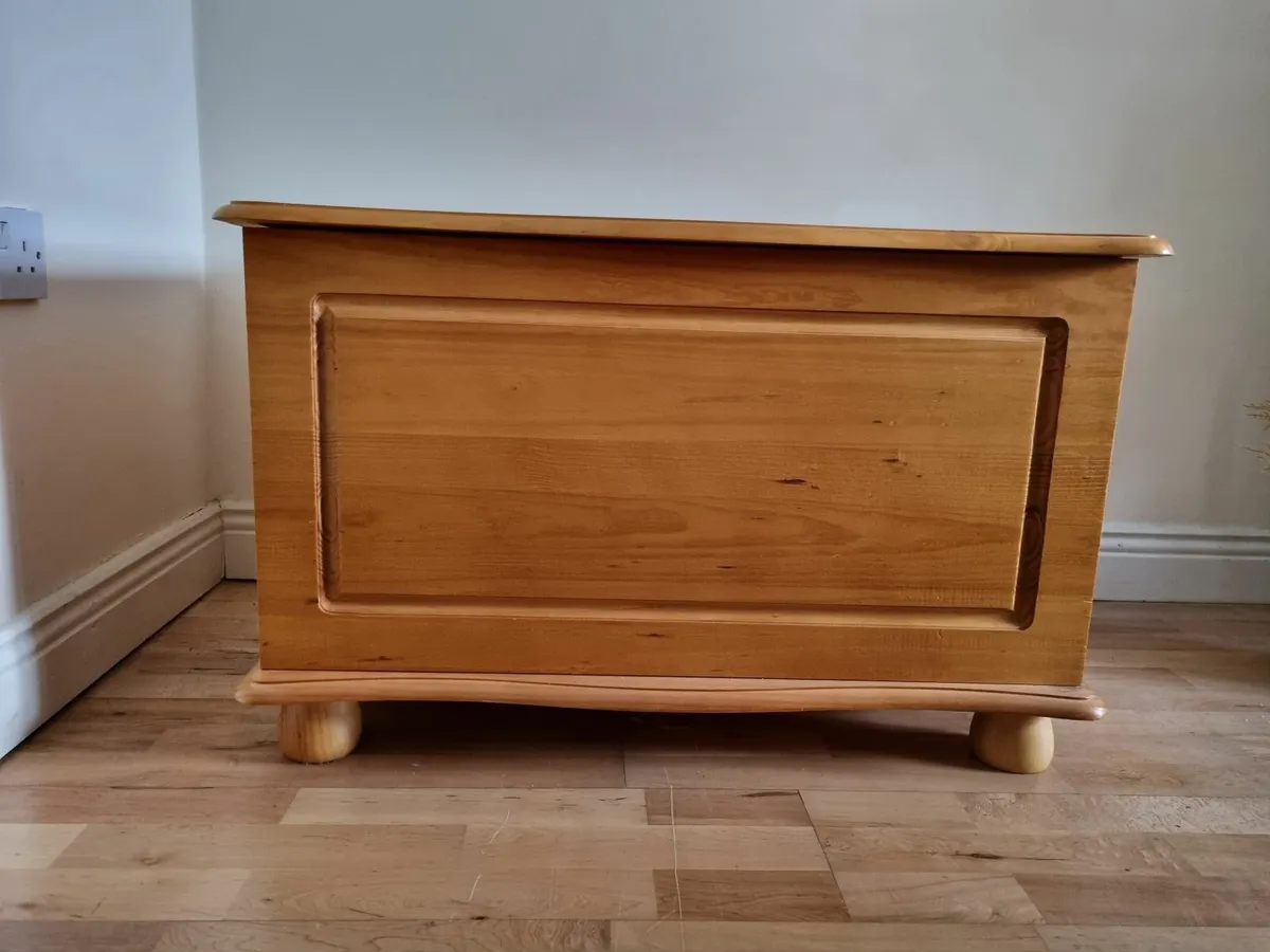 Pine blanket storage toy box chest - Image 3