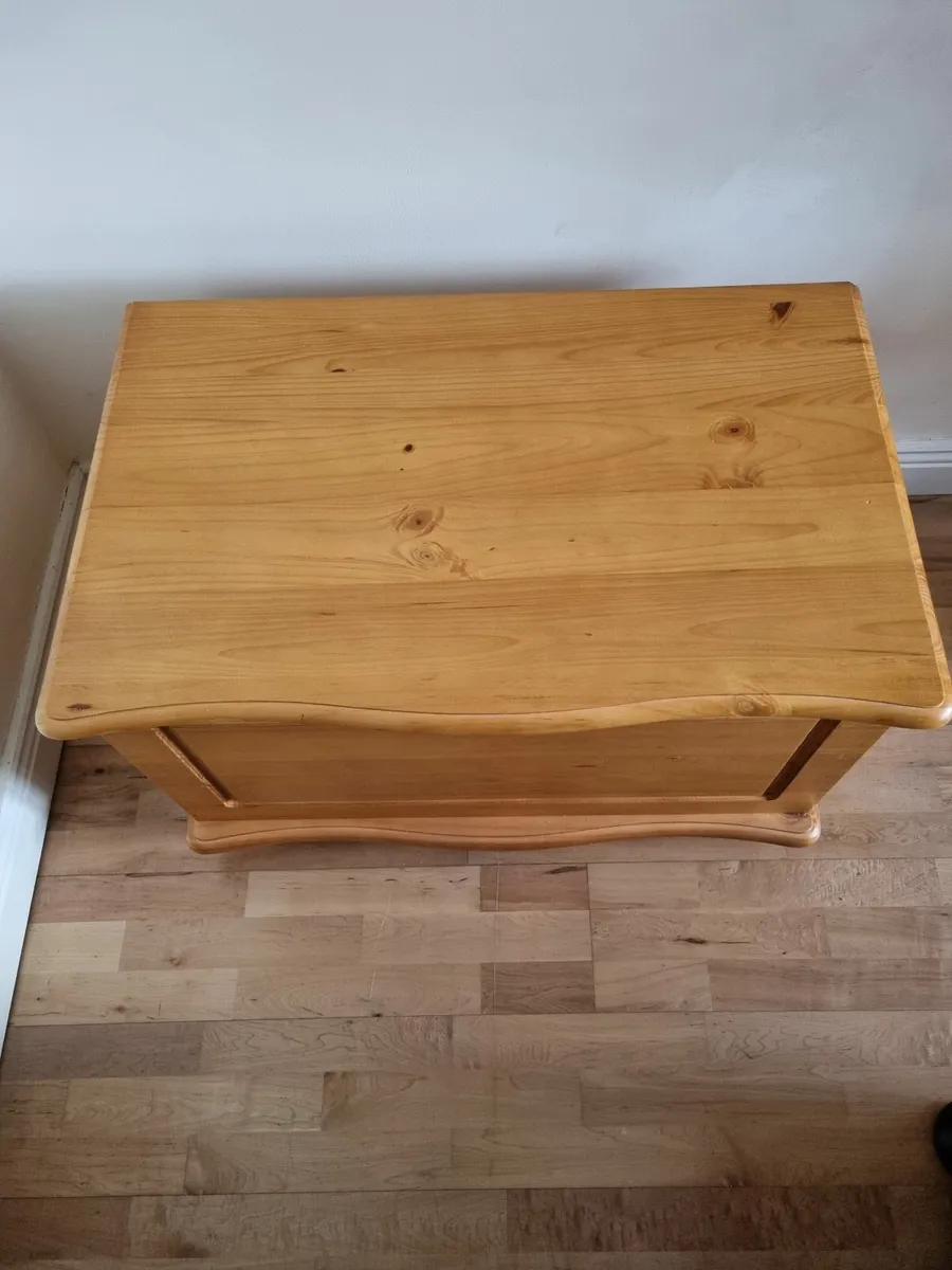 Pine blanket storage toy box chest - Image 4