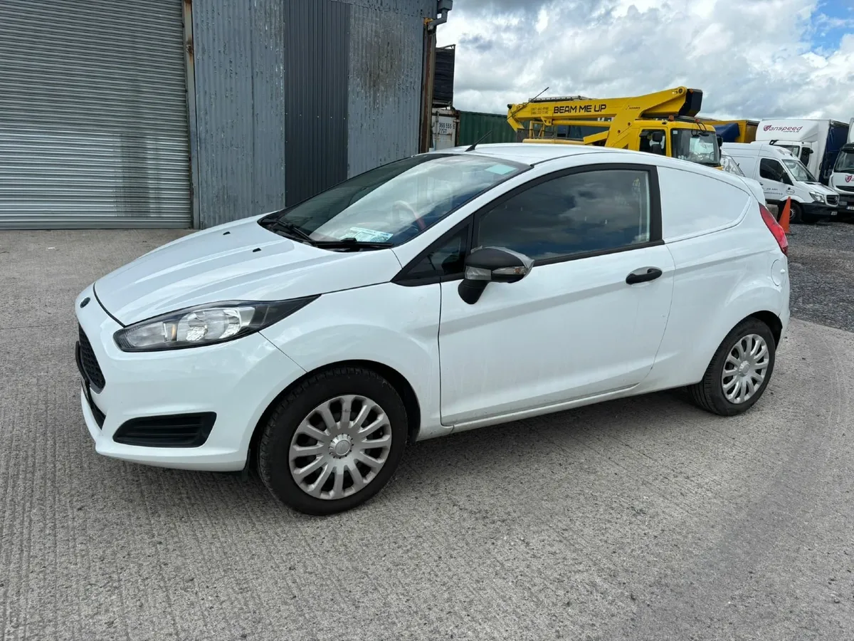 Ford Fiesta 2017 - Image 2