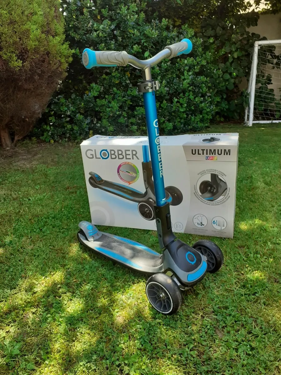 Globber 3 Wheel Foldable Scooter - Image 1