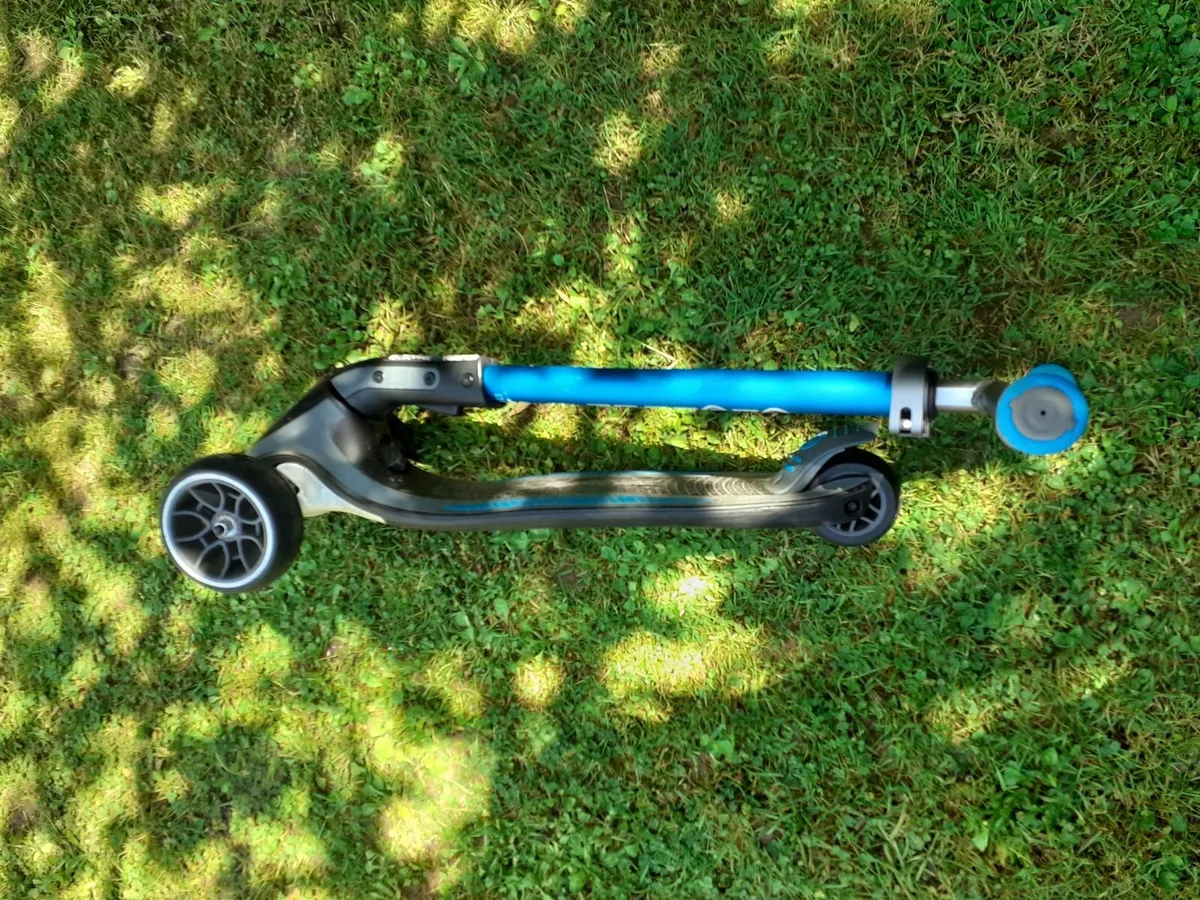 Globber 3 Wheel Foldable Scooter - Image 3