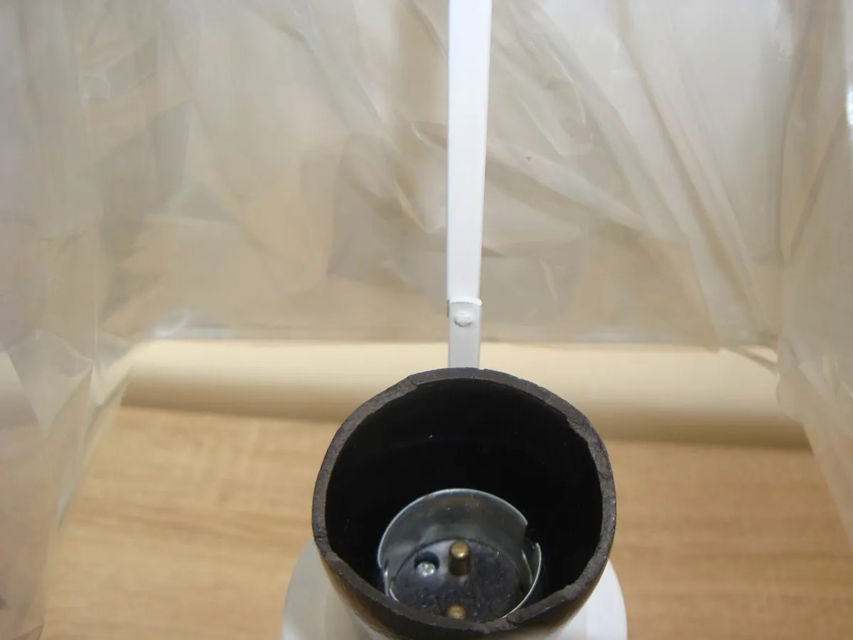 Bedside table lamp with new lamp shade- H39 cm - Image 3