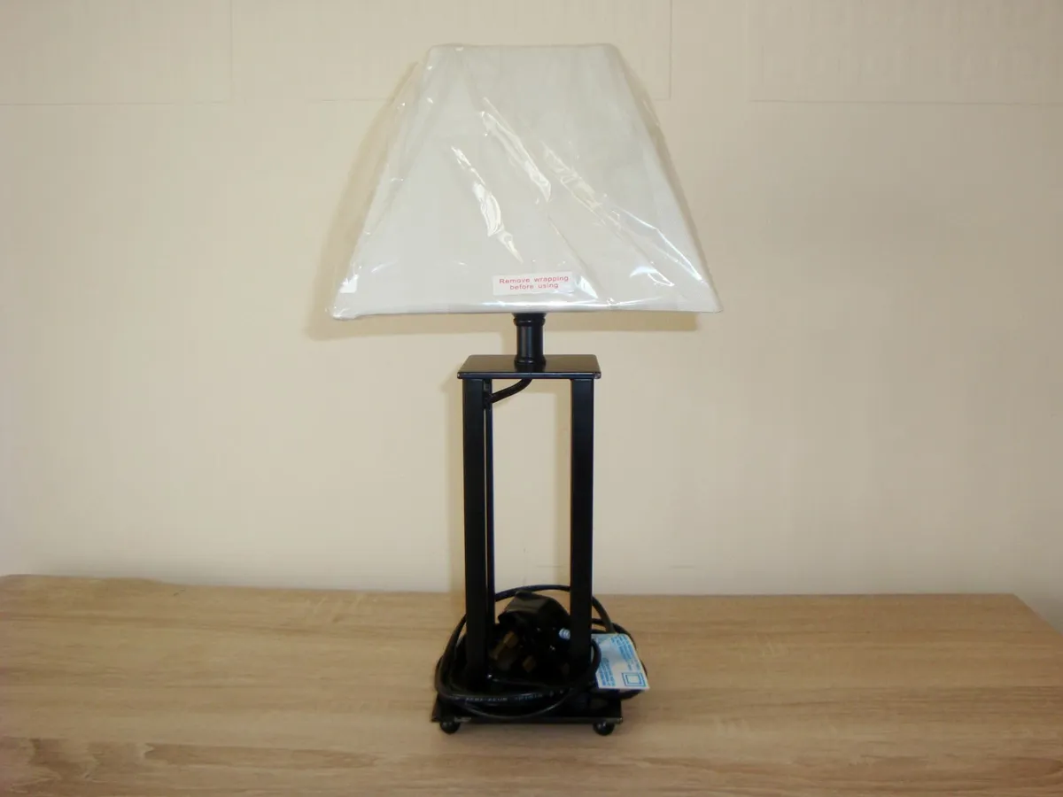 Bedside table lamp with new lamp shade- H39 cm - Image 1