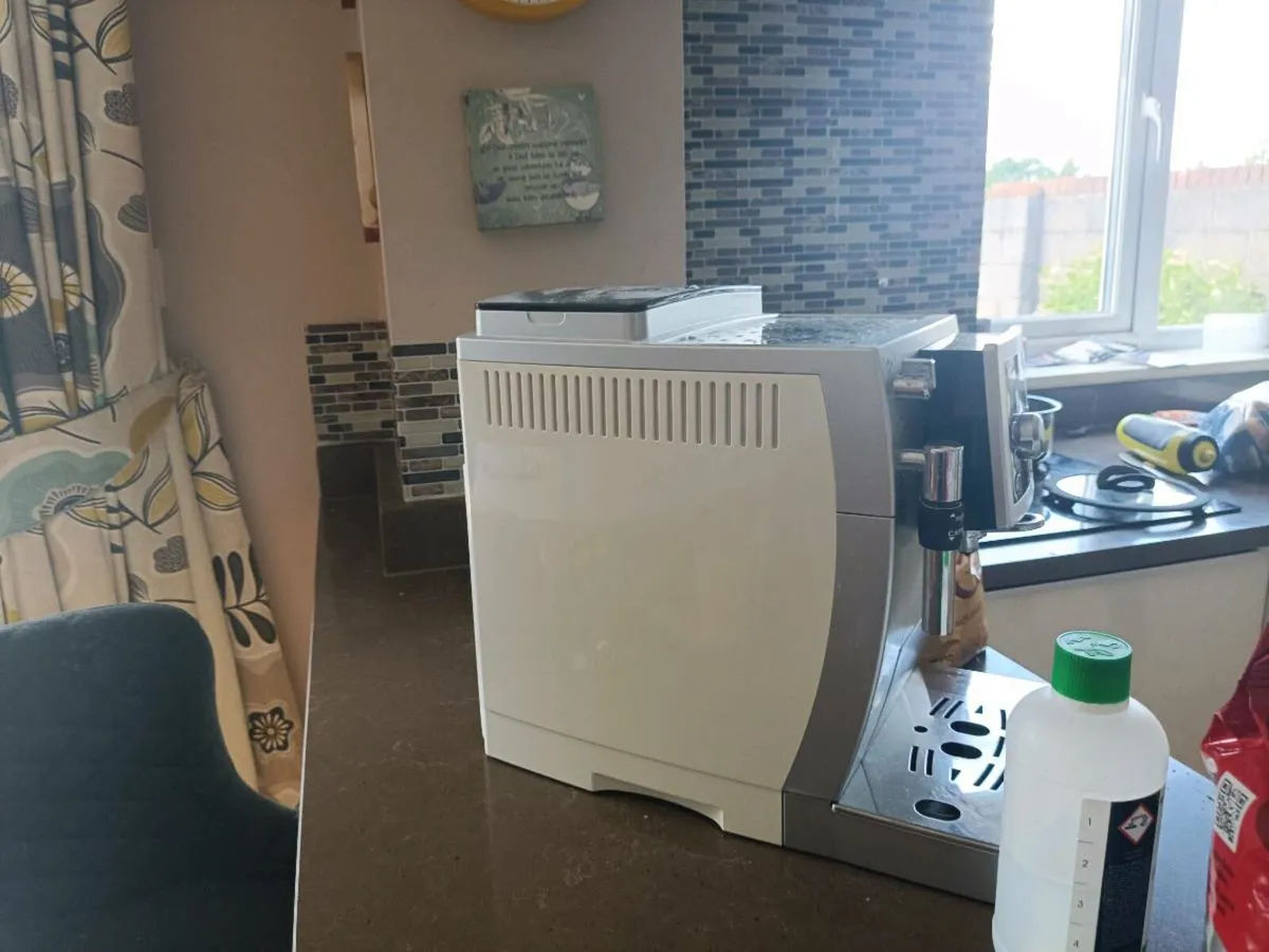 Delonghi ECAM 23.420 Espresso Coffee Machine white - Image 3