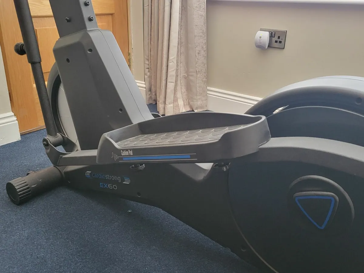 CardioStrong EX60 Elliptical Cross Trainer - Image 2