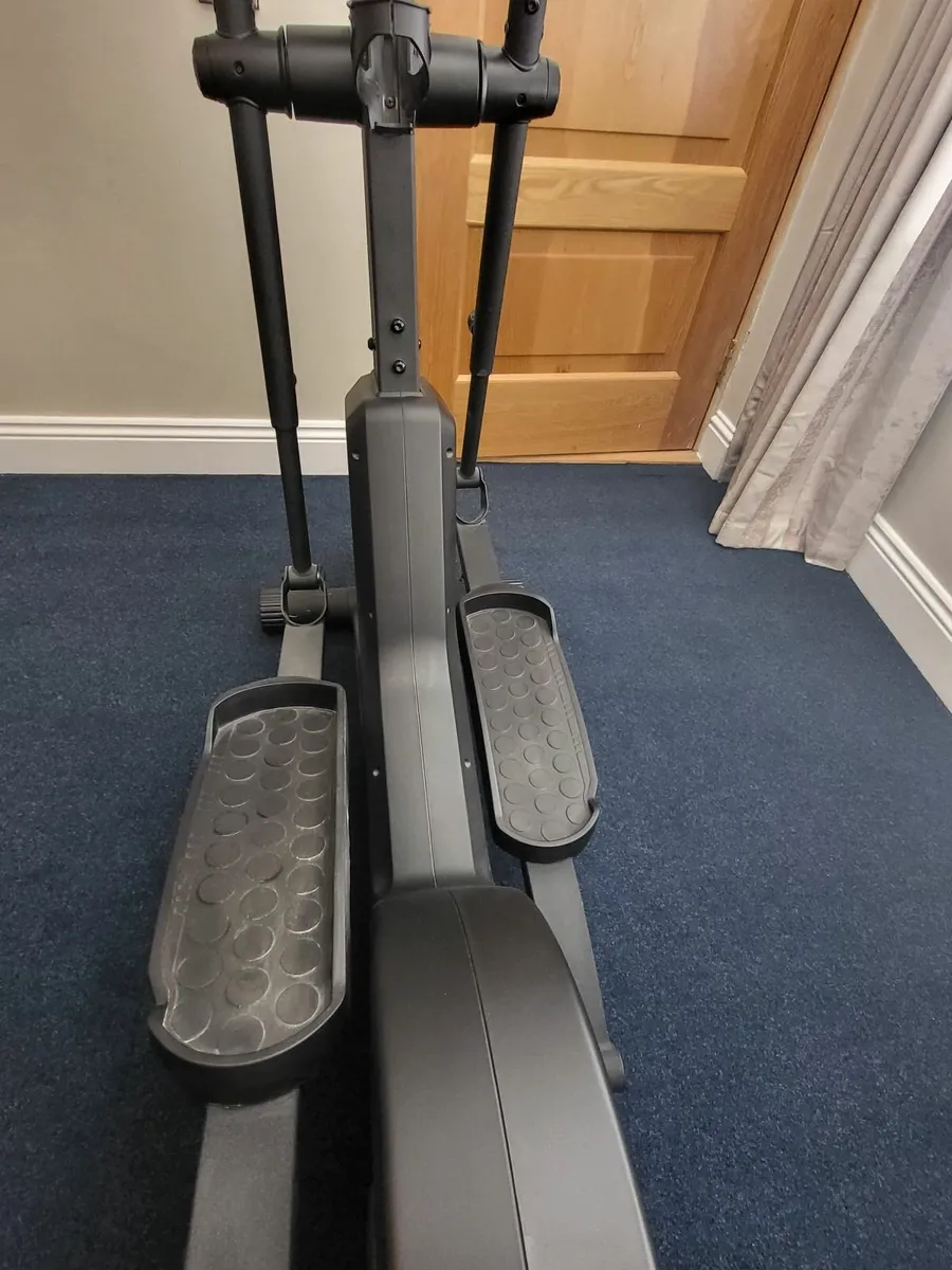 CardioStrong EX60 Elliptical Cross Trainer - Image 3