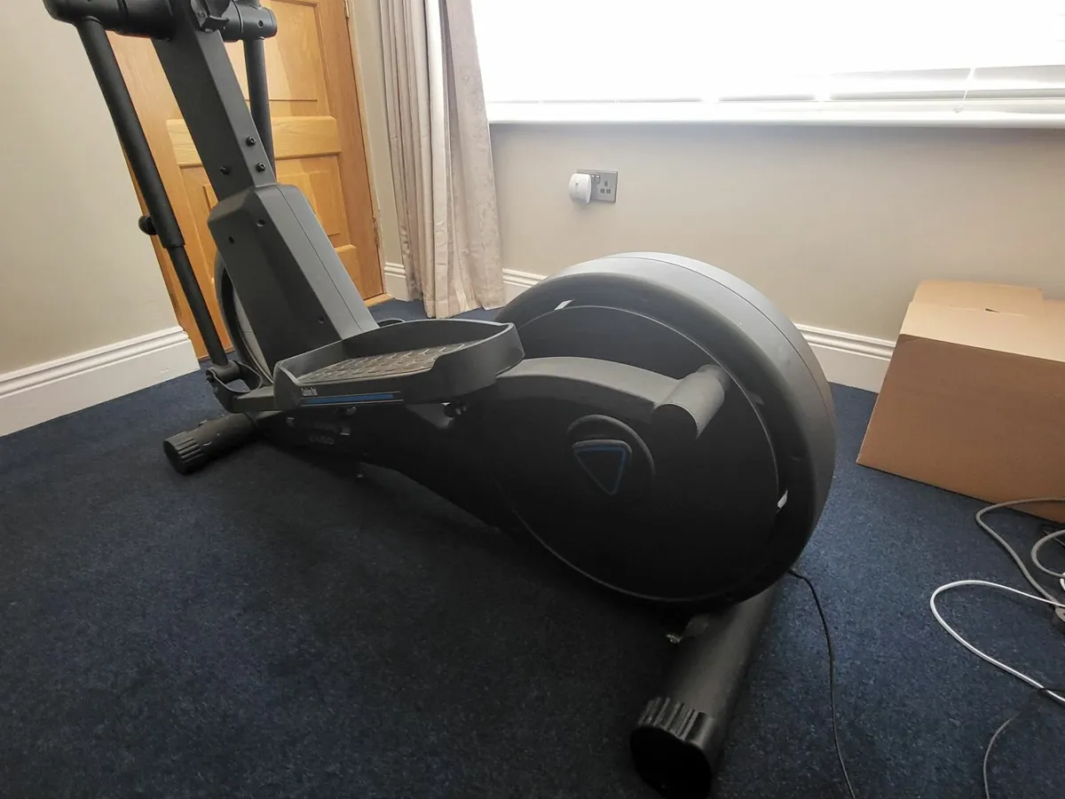 CardioStrong EX60 Elliptical Cross Trainer - Image 4