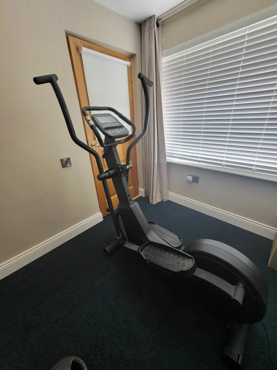 CardioStrong EX60 Elliptical Cross Trainer - Image 1