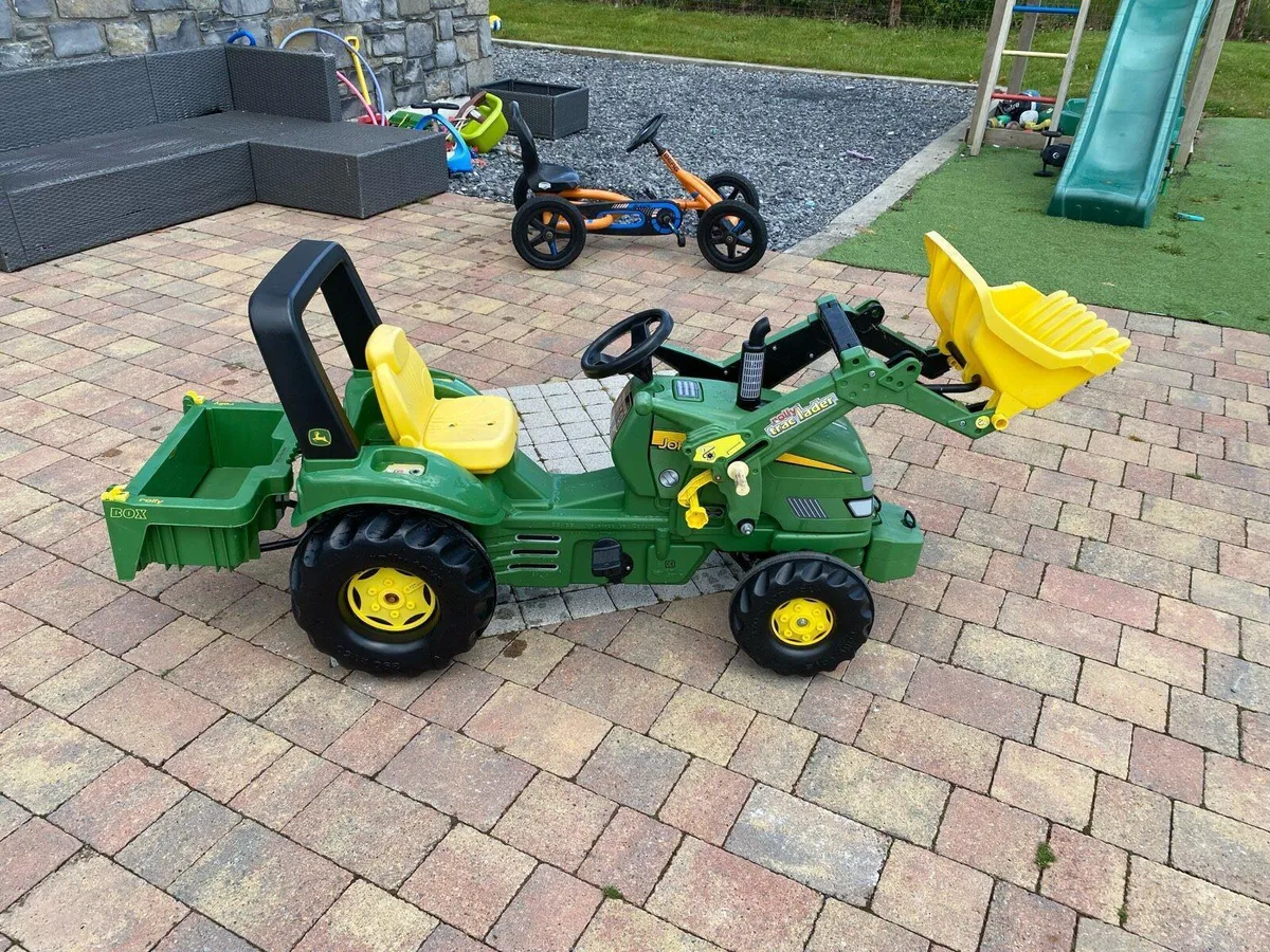 John Deere toy tractor - Image 1