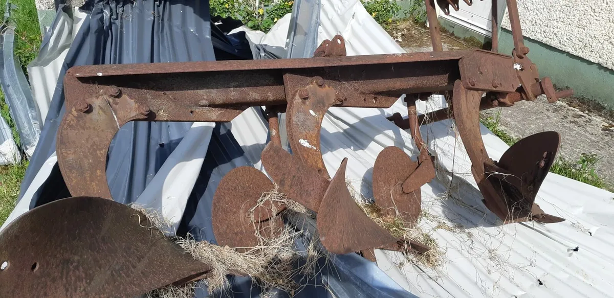 Ploughs - Image 3