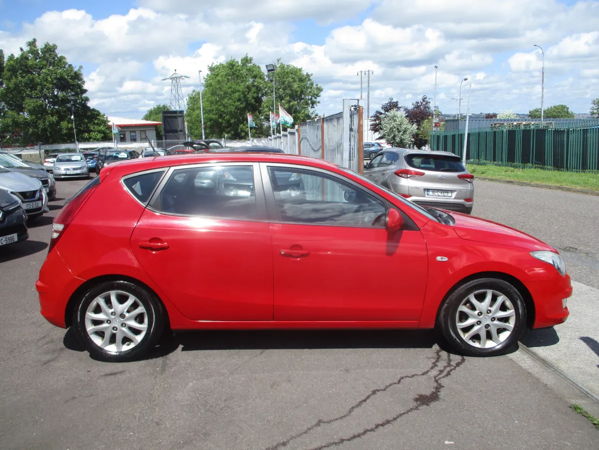 Hyundai i30 2009 GREAT STARTER CAR - Image 3