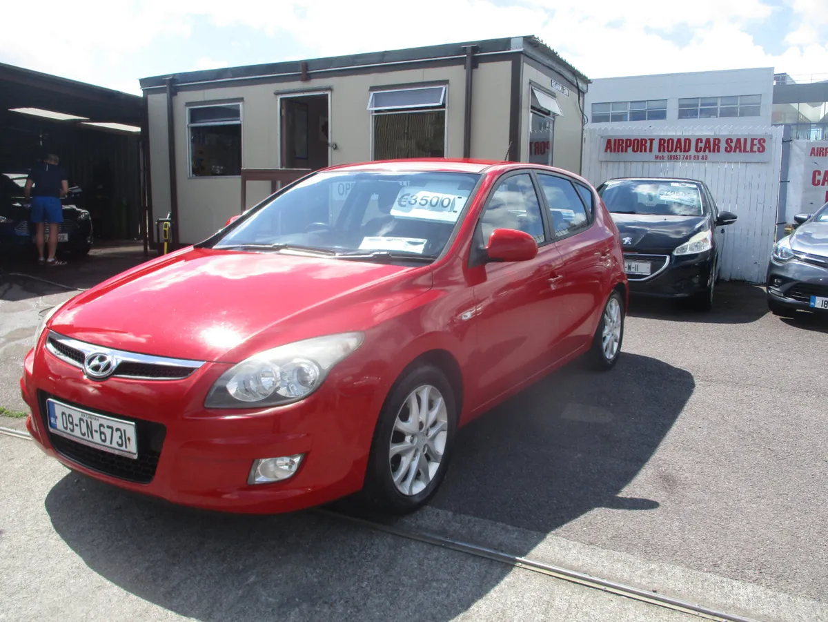 Hyundai i30 2009 GREAT STARTER CAR - Image 4