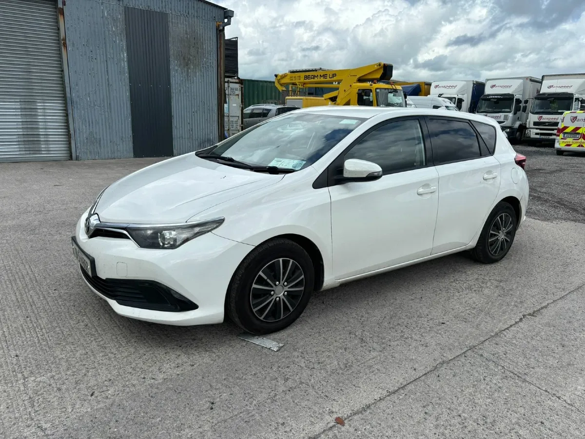 Toyota Auris 2018 - Image 3