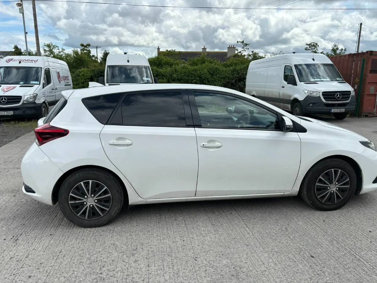 Toyota Auris 2018 - Image 4