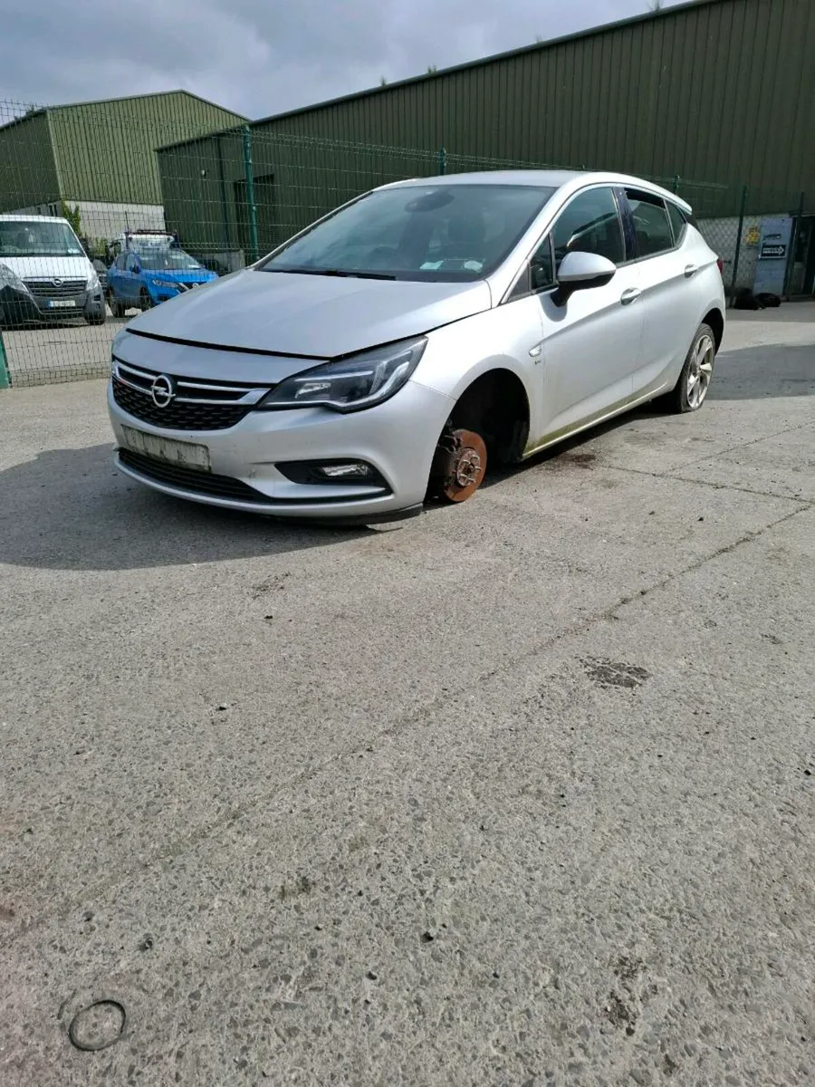 Opel Astra 2016 1.6cdti **FOR PARTS** - Image 1