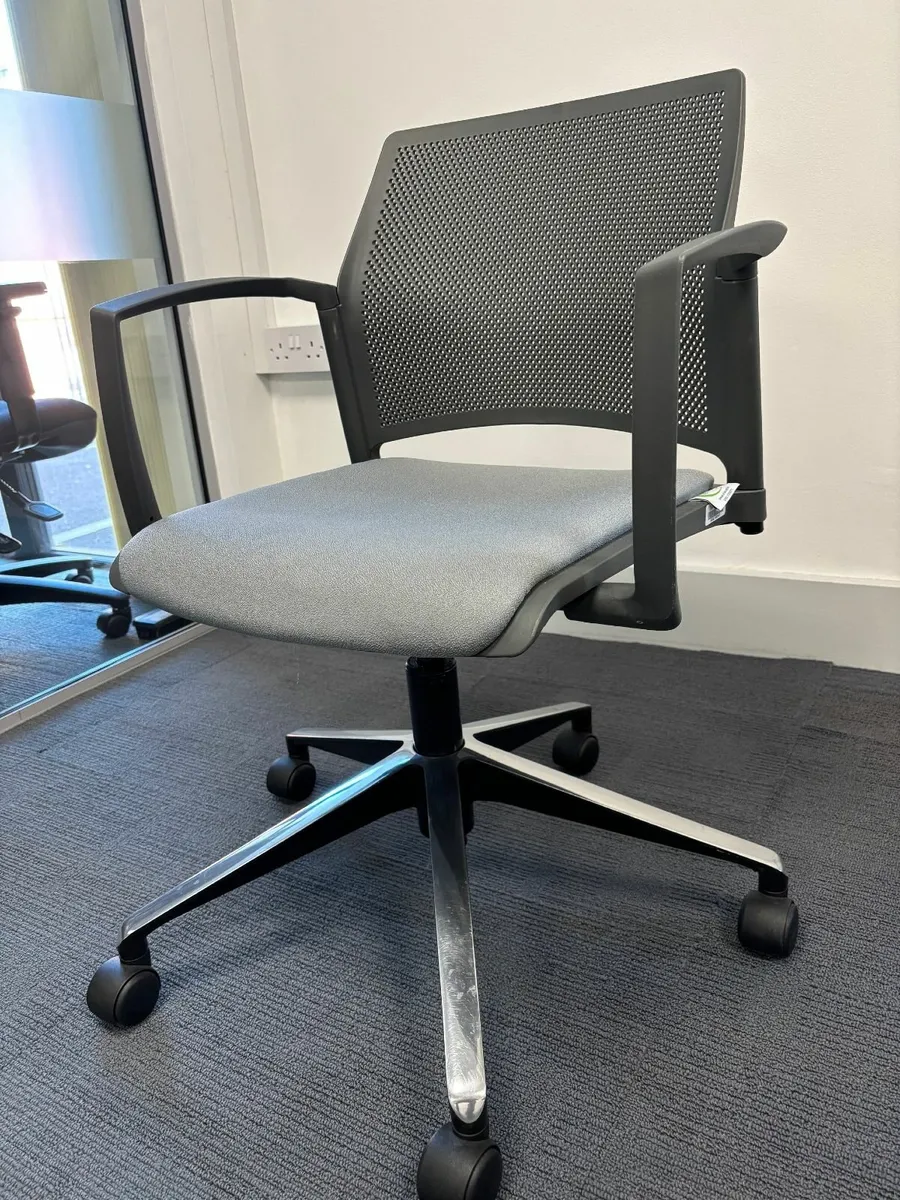 Black Office swivel chair - brand new - Image 2