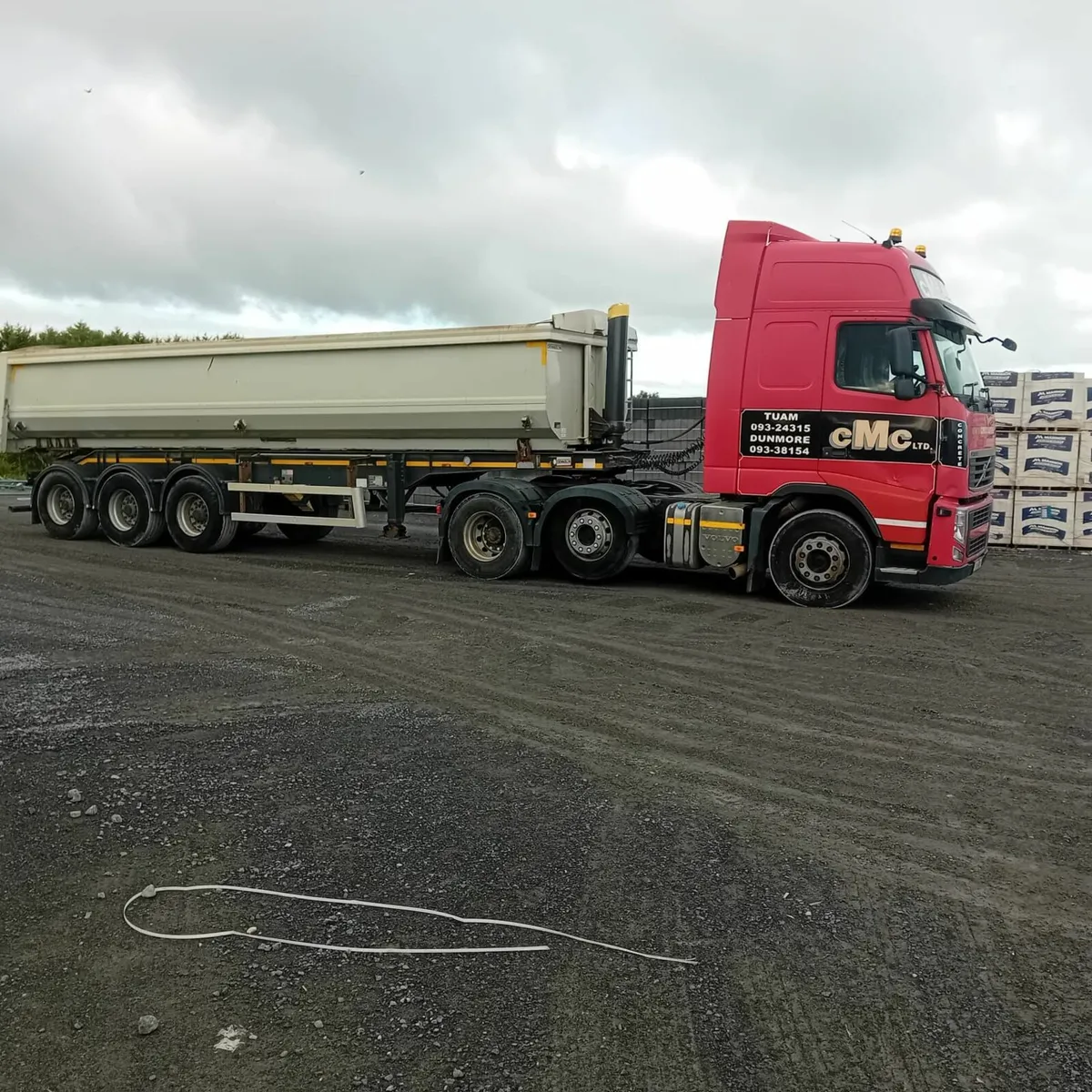 2012 Volvo FH13 & 2016 Dennison Trailer - Image 2