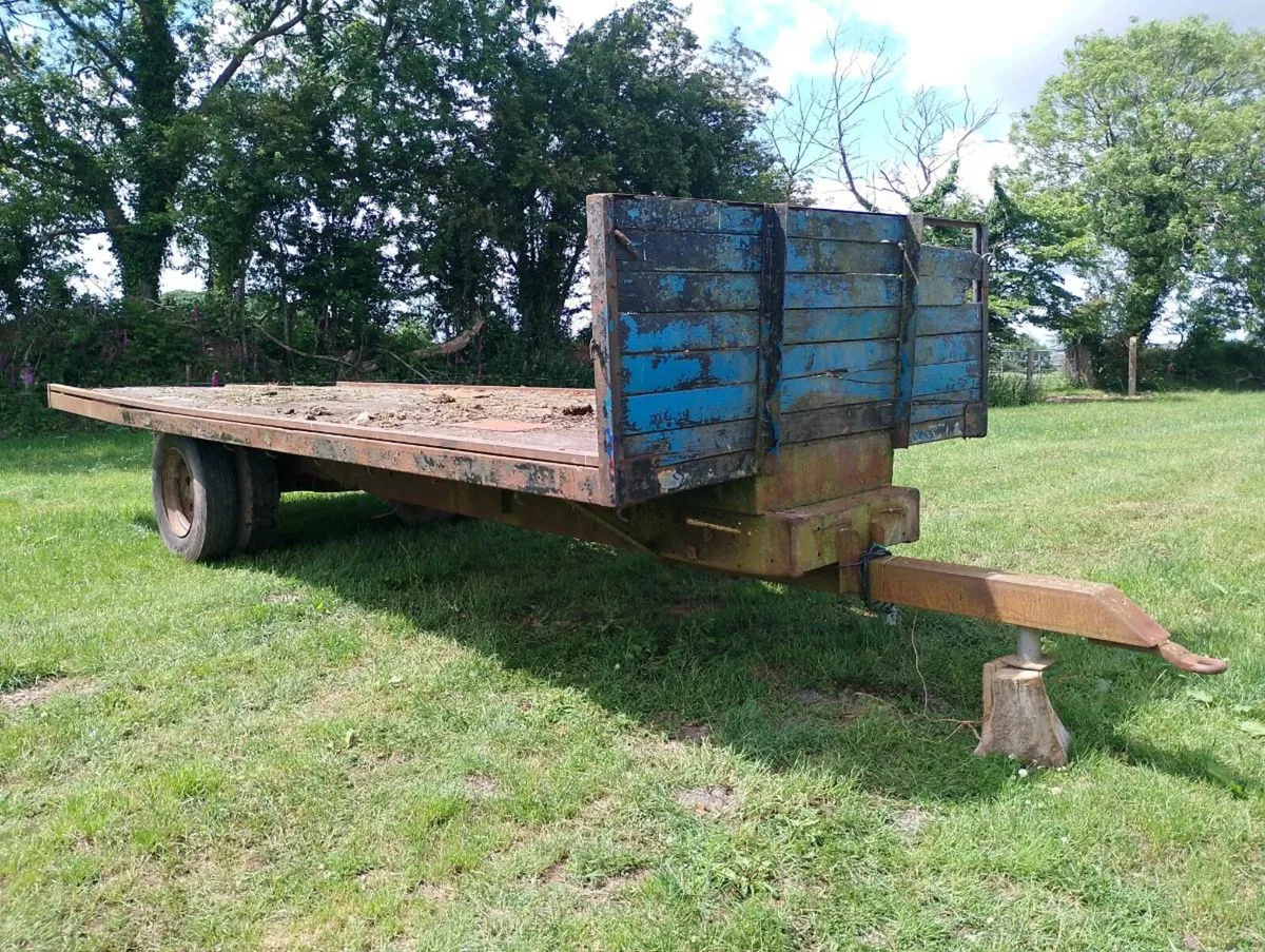 Bale trailer for sale - Image 1