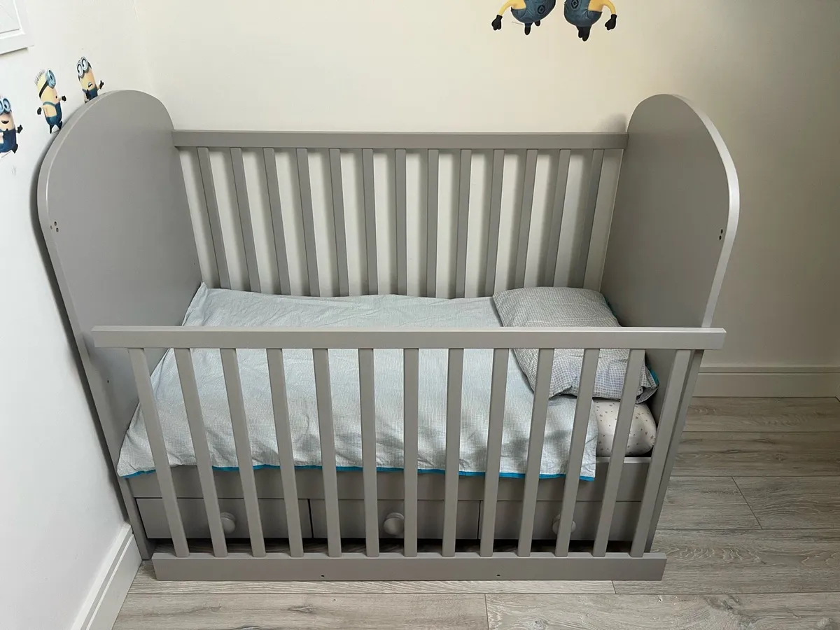 Cot bed with drawers - IKEA Gonatt - Image 4