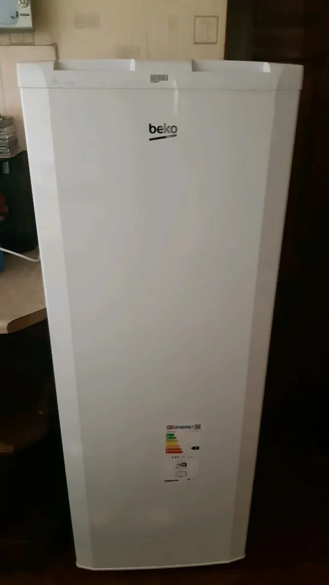 Fridge. - Image 1