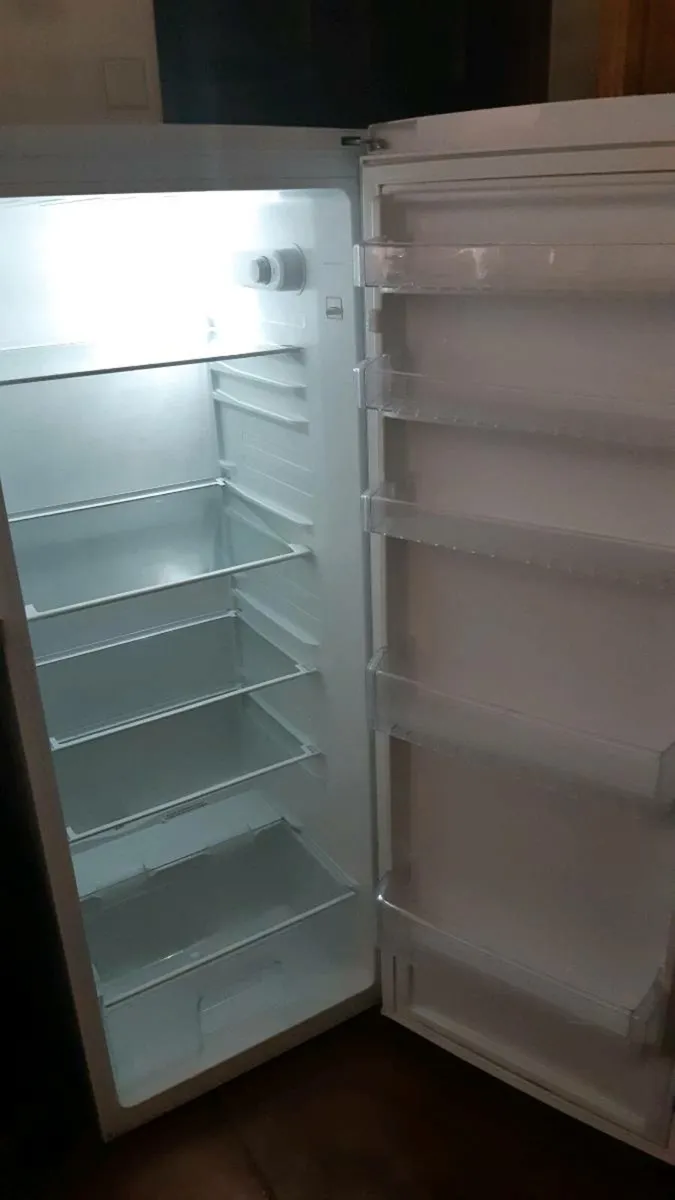 Fridge. - Image 2