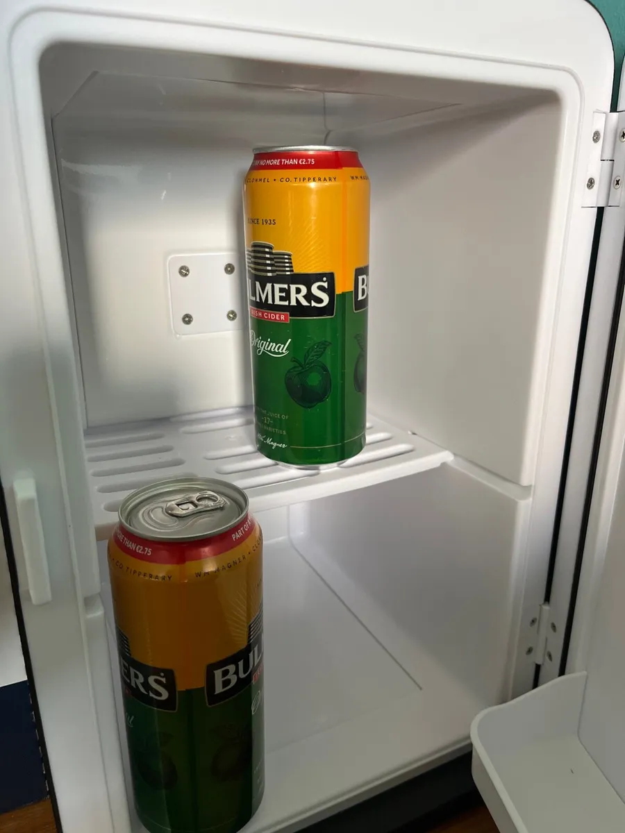 Mini fridge - Image 3