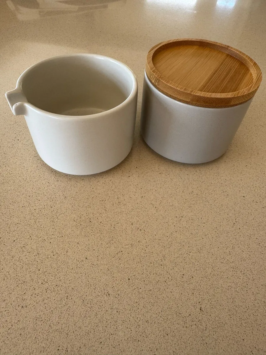 Nespresso milk jug and sugar bowl - Image 1
