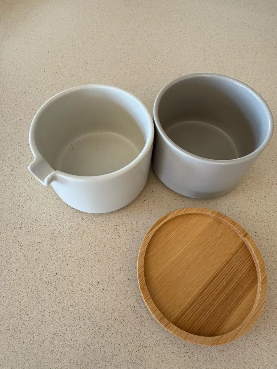 Nespresso milk jug and sugar bowl - Image 2