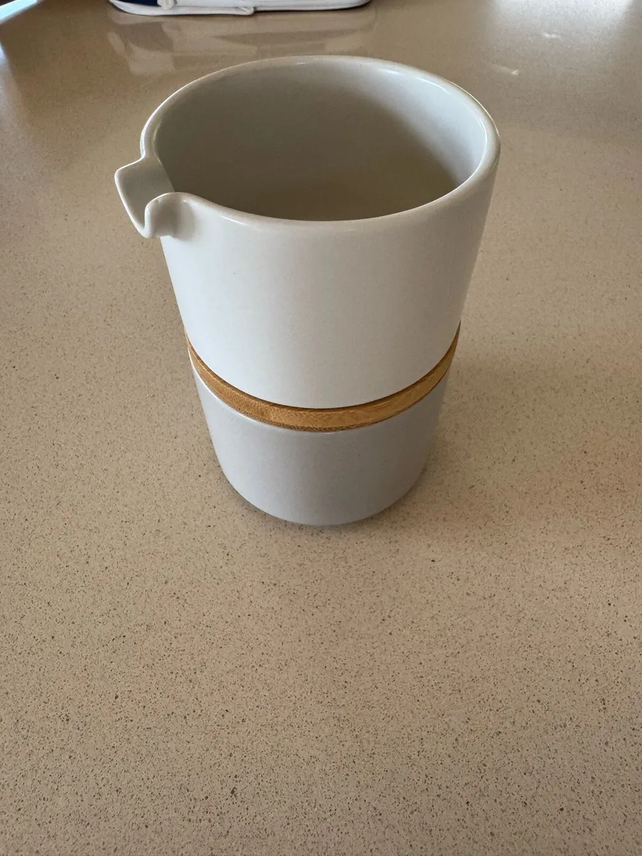 Nespresso milk jug and sugar bowl - Image 3
