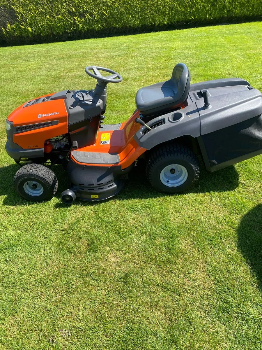 Husqvarna hydrostatic mower - Image 2