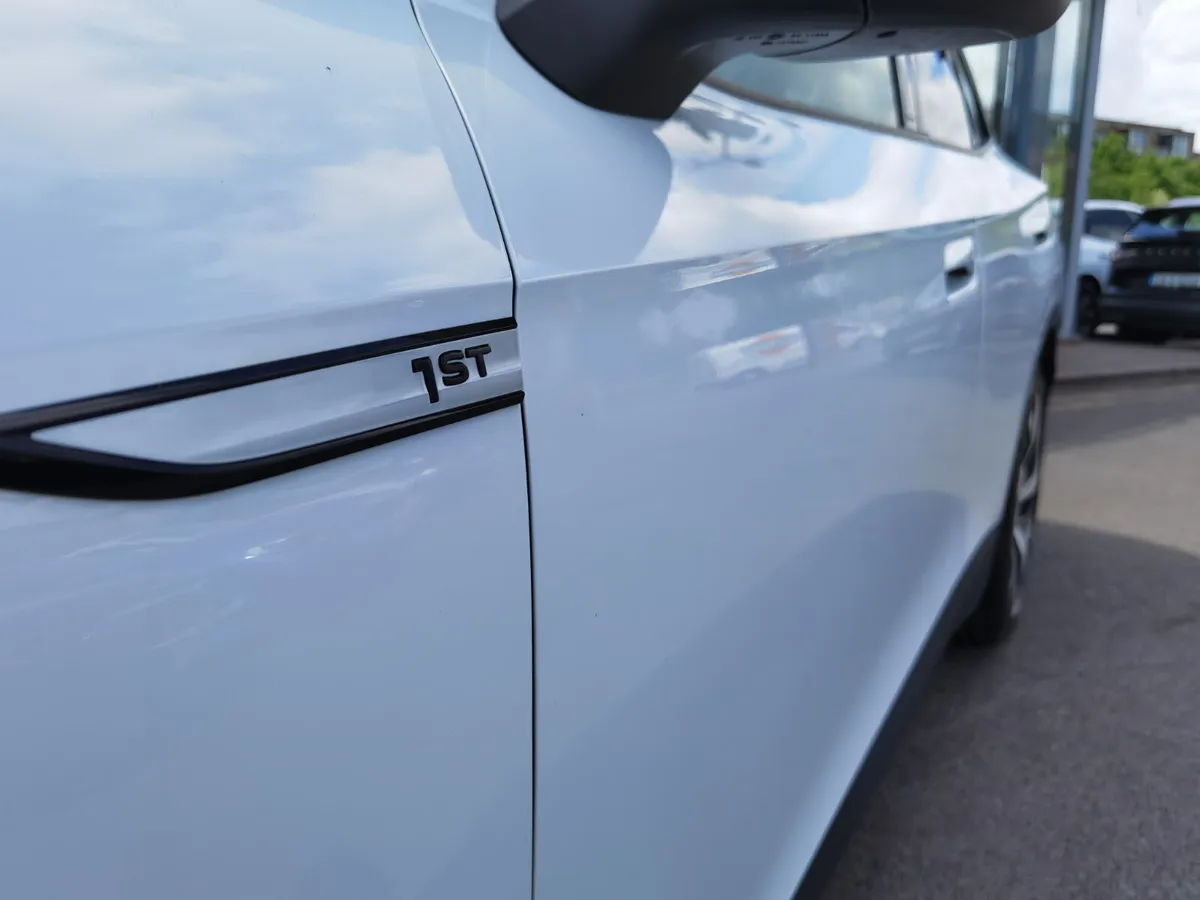VOLKSWAGEN ID.4 77KWH FIRST EDITION - Image 2