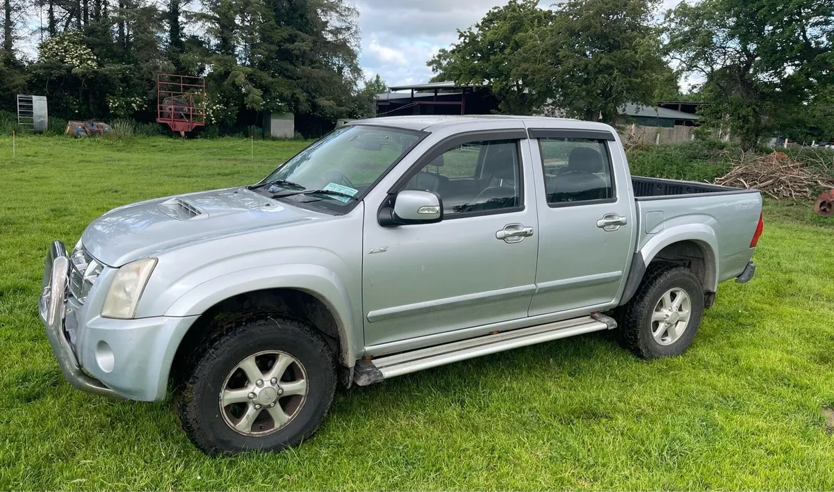 Isuzu D Max - Image 1