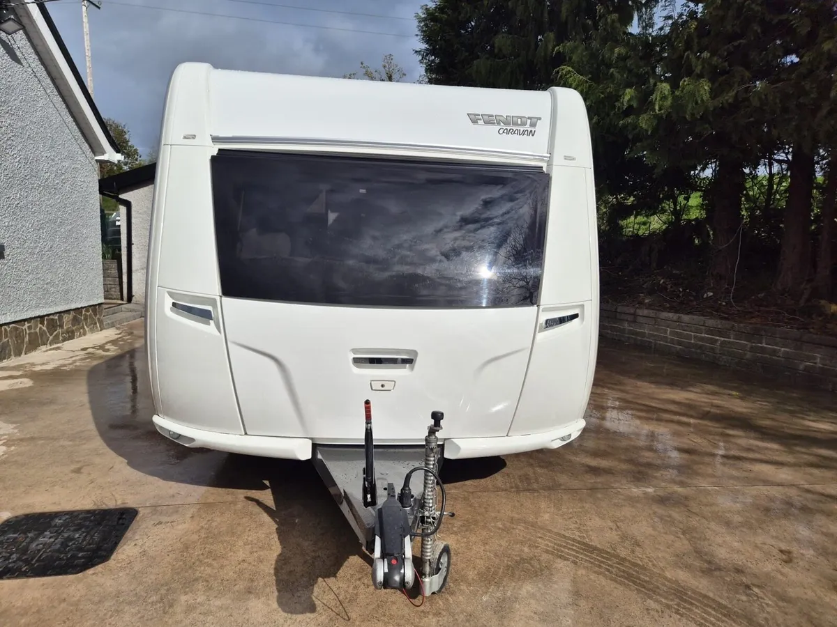 Fendt 5 berth caravan - Image 3