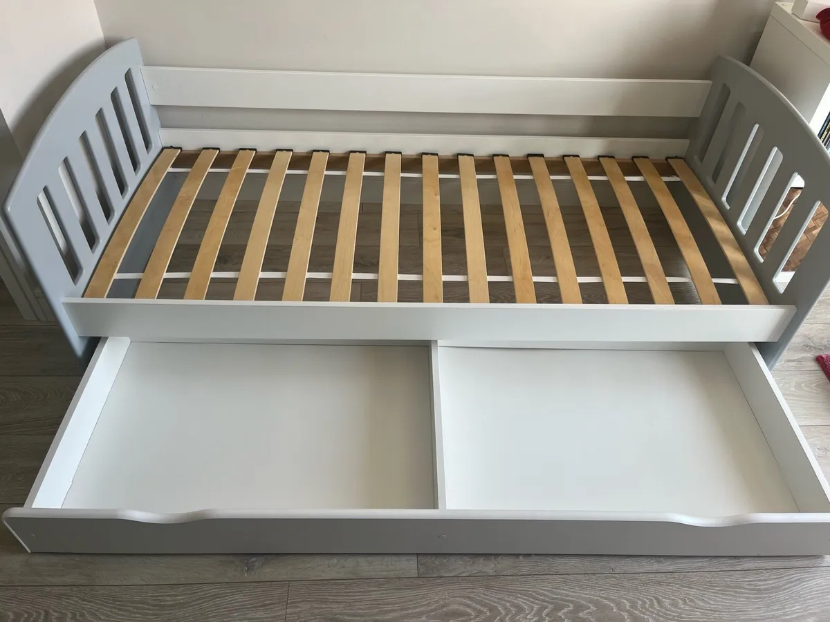 Single kids bed with drawer - Image 2