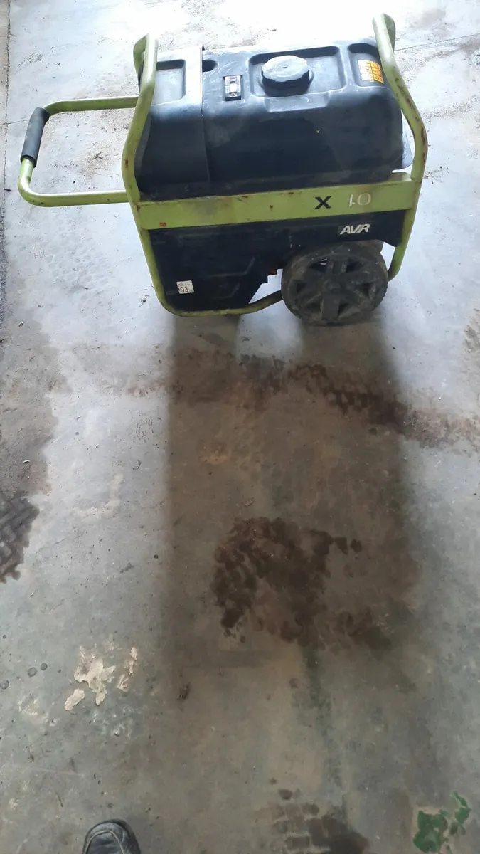 Petrol generator-- for parts or repair - Image 3