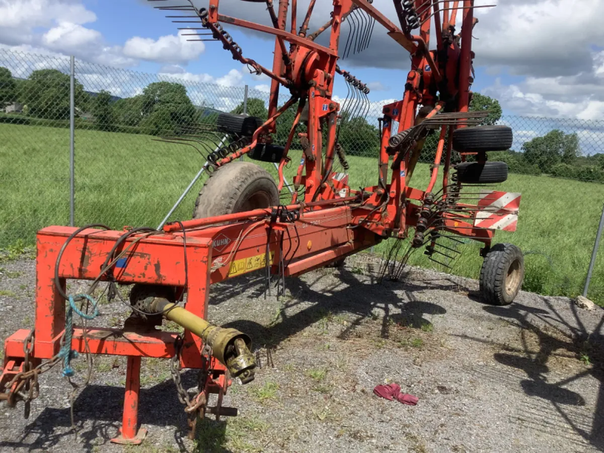 Kuhn silage rake - Image 1