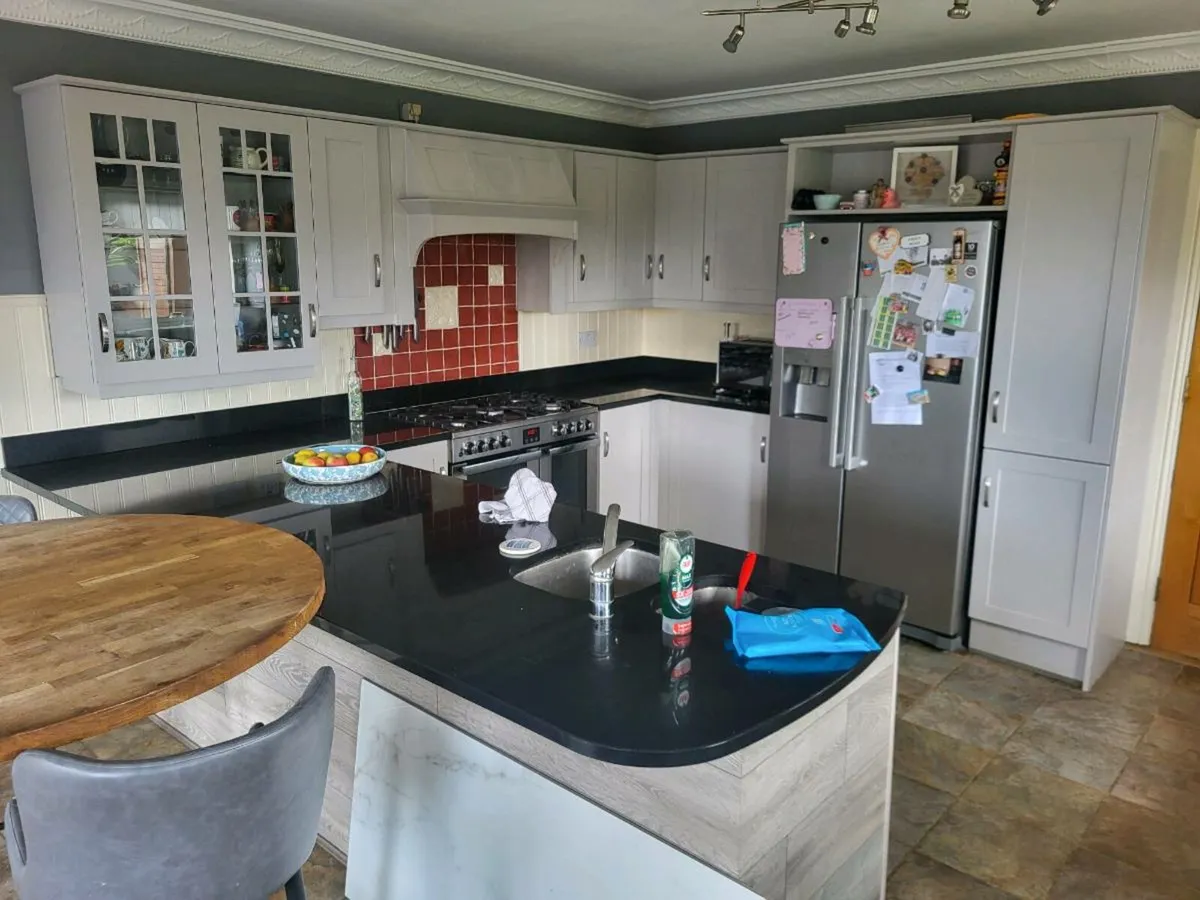 Kitchen units and Granite worktop - Image 4