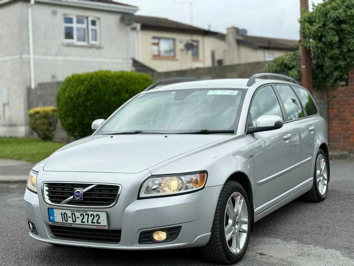 2010 Volvo S40 Estate Diesel - Image 2