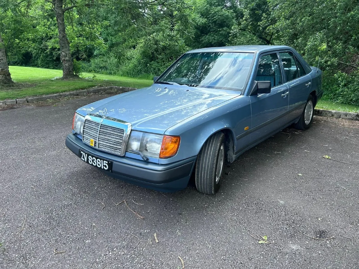 1989 Mercedes-Benz E260 W124 - Image 2