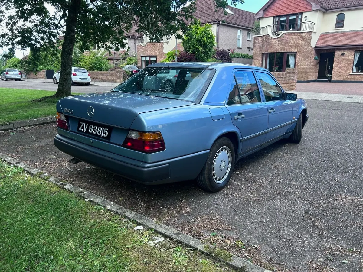 1989 Mercedes-Benz E260 W124 - Image 4