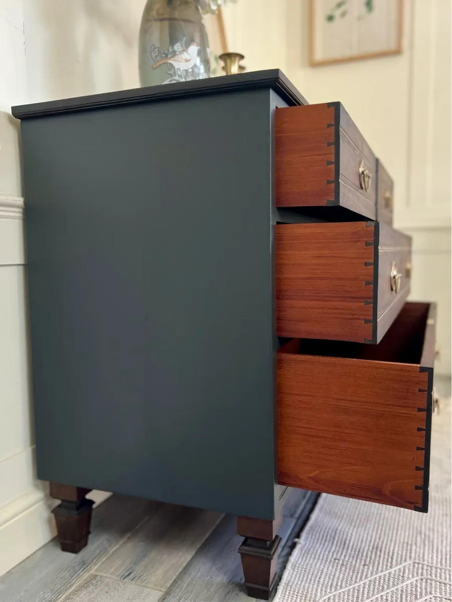 Vintage 1950s Mahogany Dresser - Image 4
