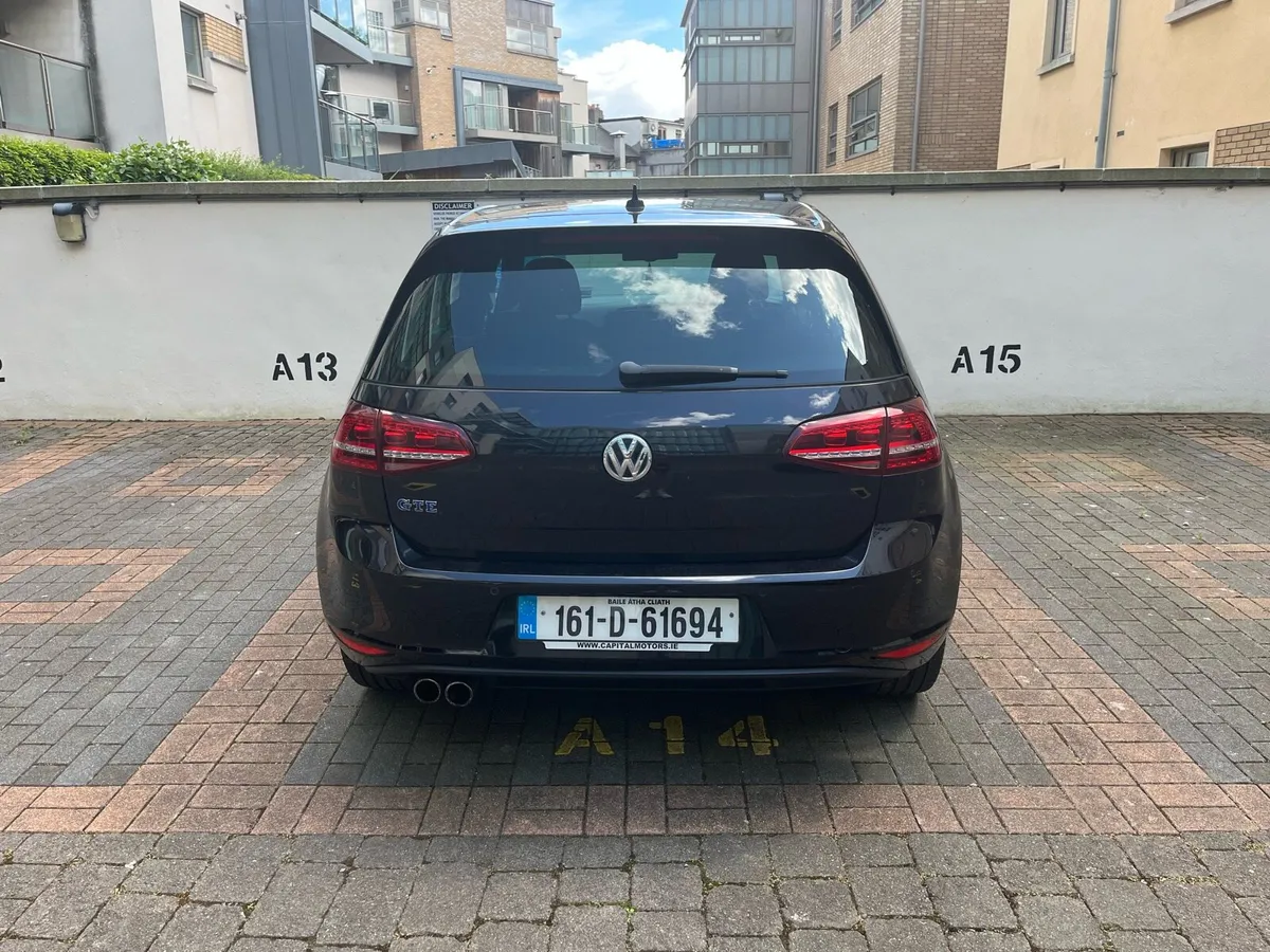 Volkswagen Golf GTE - Image 2