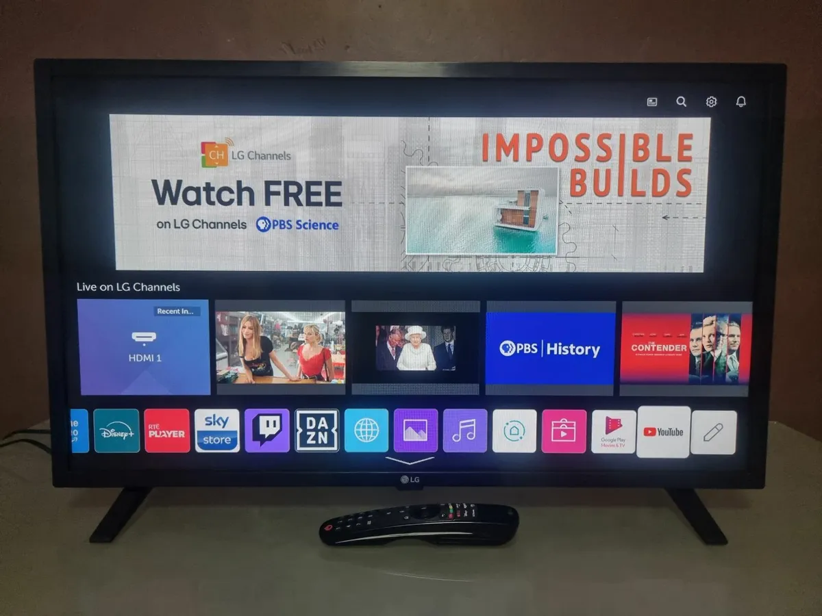 32" LG HDR Smart LED TV + Magic Remote - Image 1