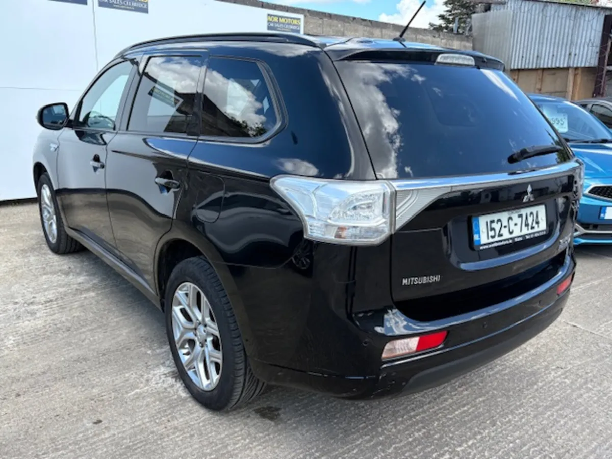 Mitsubishi Outlander 2015 Plug In Hybrid Auto - Image 2