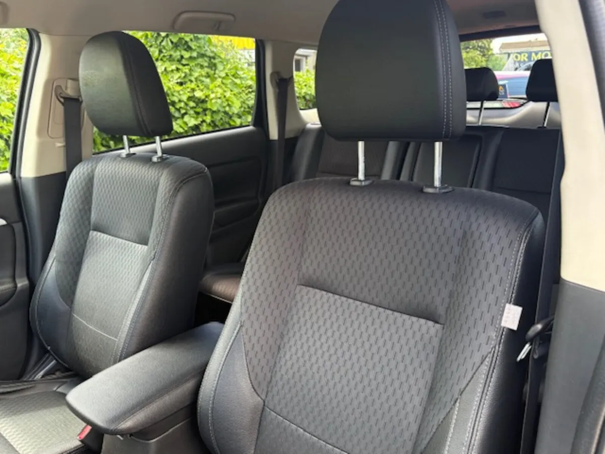 Mitsubishi Outlander 2015 Plug In Hybrid Auto - Image 4