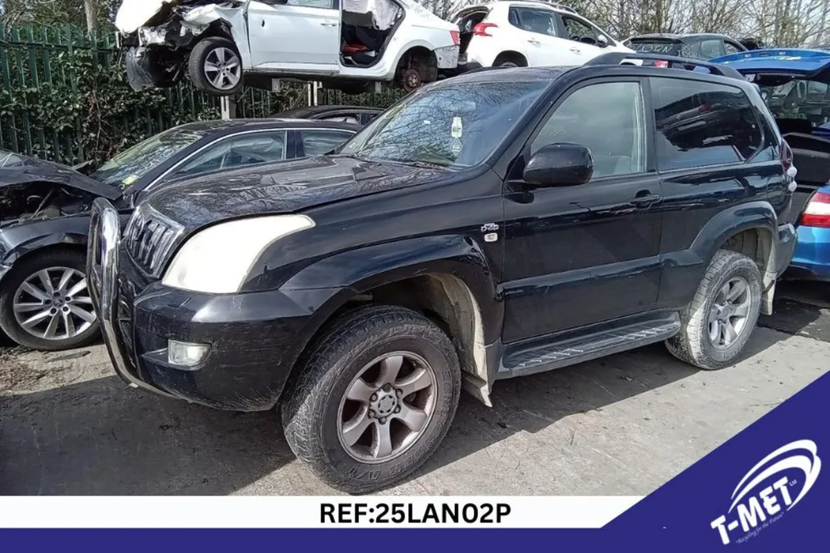 2004 TOYOTA LAND CRUISER BREAKING FOR PARTS - Image 1